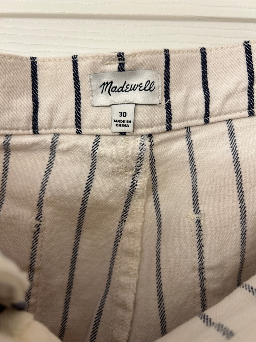 Madewell Emmett Railroad Stripe Denim High-Rise Shorts Size 30 - Picture 4 of 8